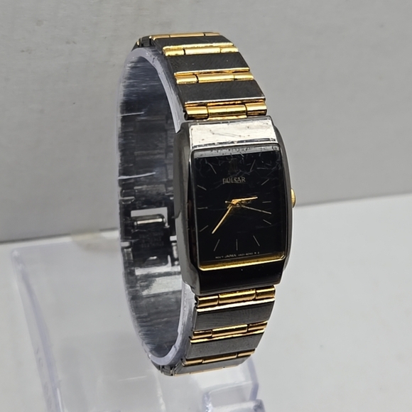 Womens Vintage Pulsar Watch Black Gold Tone Rectangle V401-6080 New Battery - Picture 3 of 9